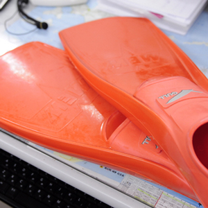 [윤씨 아저씨의 책상 엿보기 13편] 돈 받으며 여행 다니는 여행상품 개발자, 그의 책상은 게임기?