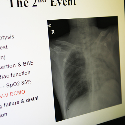 [윤씨 아저씨의 책상 엿보기 15편] 의사 정의석, 글도 쓰고 그림도 그리고, 정말 의사 맞나요?