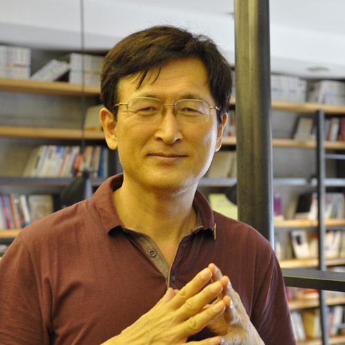 “가난한 사람들 편에서 가난한 사람들을 위하는 교황” 『교황과 나』김근수