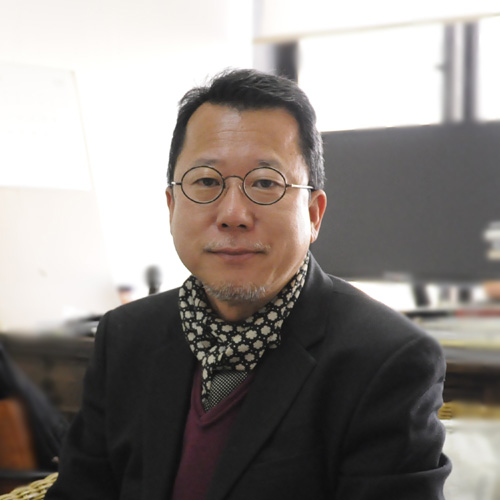 읽고 쓰는 것이 전부인 삶의 매혹『불면의 등불이 너를 인도한다』장석주