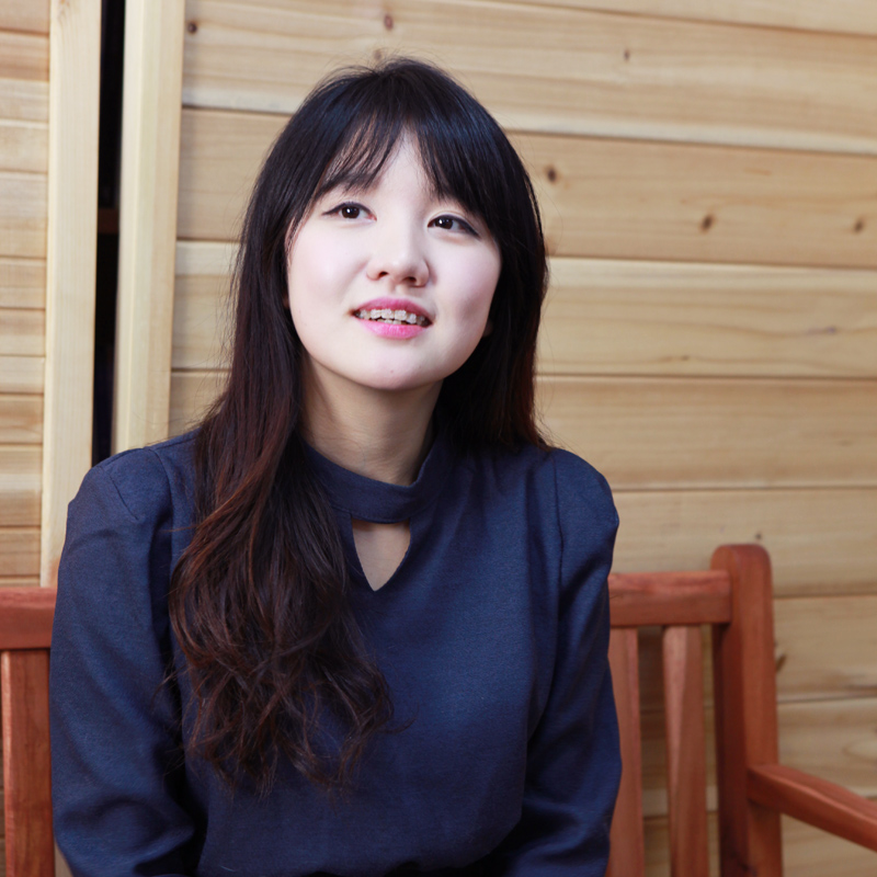 24살 작가 안시내, “나도 어느 기업에 들어가야 '있어'보일지 고민했던 평범한 학생이었다”