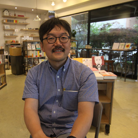 “필사는 독서를 깊숙이 하는 일” 『필사의 기초』조경국