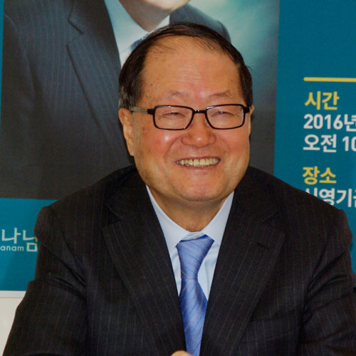 “올바름이 힘입니다” 변호사 신영무