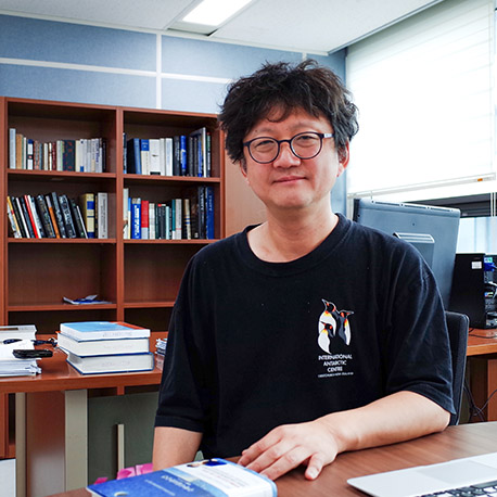 "세상의 일부를 이해한다는 기분이 들 때 위안이 돼요"『수학이 필요한 순간』 김민형 교수