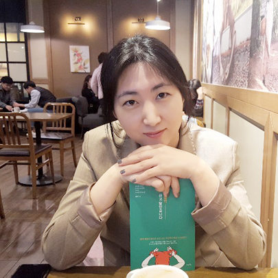 “'울컥'은 꾹꾹 눌렀다가 터져 나오는 감정들”『오늘도 울컥하고 말았습니다』정민지