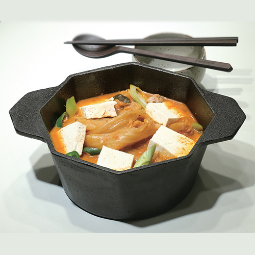 [옥주부의 집밥 레시피] 4. 육수 없이 재빨리 끓이는 국물 요리 - 고소하고 부드러운 콩가루김치찌개