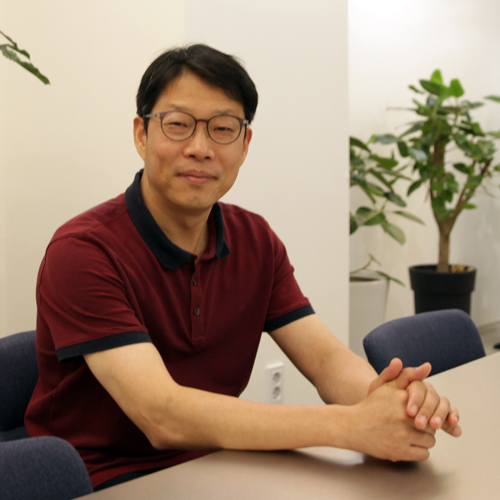 『바람이 불면 바람이 부는 나무가 되지요』문태준, “내면을 들여다보면 하나의 공간이 만들어져요”