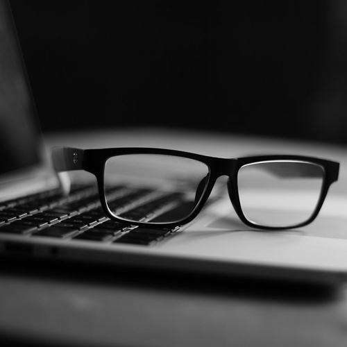 [살인의 쌍곡선] 8. 분명 자리가 하나 비어 있었다