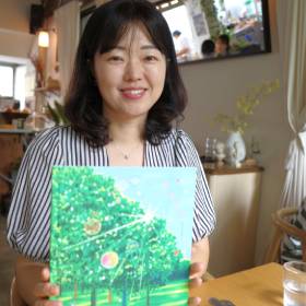 “우리 삶을 빛나게 하는 것은  늘 가까이에 있는 작고 사소한 장면들이니까요.” ｜ 그림책 『반짝반짝』 문지나 작가 인터뷰 