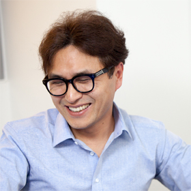 『명랑한 이시봉의 짧고 투쟁 없는 삶』 이기호, 강아지 한 마리 이야기가 대하소설이 될 수 있다면