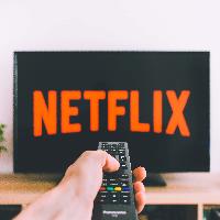 넷플릭스만 보는 게 지겨울 때, 함께 읽으면 좋은 책4