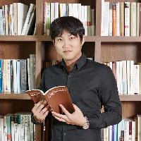 박준 시인이 말을 따뜻하고 예쁘게 하려는 이유