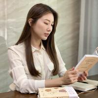 &ldquo;고양이는 위로하지 않아요. 고양이 자체가 위안이죠&rdquo;