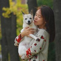 지구를 떠날 수 없는 비지구인 그녀의 유기견 입양