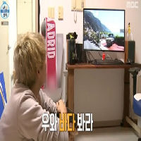 강제 집돌이 집순이들이 밥 먹으면서 가장 많이 하는 것