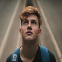 #1. 벤츠를 버리고 꿈에 올라탄 25살 청년