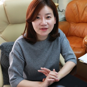 삼성과 싸우던 저력으로, 변호사가 되어 돌아온 '열혈 언니'