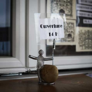 [여행자의 말] 2화. 우린 보통 밥을 4시간 동안 먹어