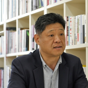 “'부정부패' 한 단어만 남겨도 좋습니다” 『또 하나의 가족』 조용래
