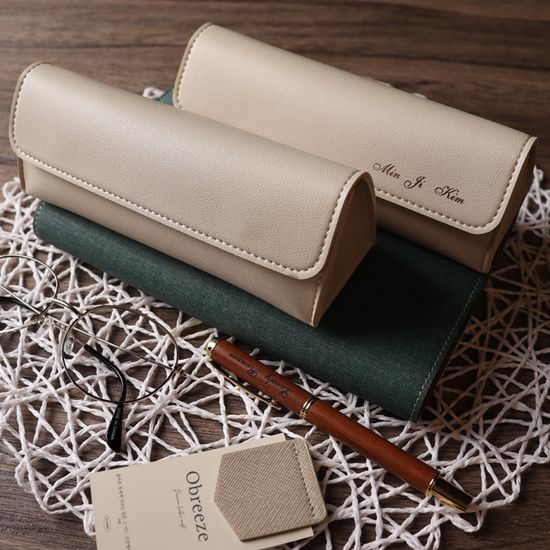 오브리즈 공방가죽 삼각필통<br>오늘만 14,200원!