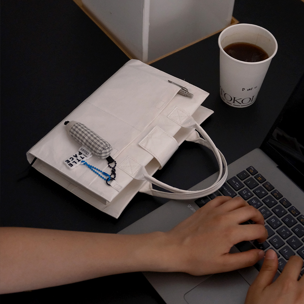 북 메이트 북 커버백_화이트 L (민음사 세계문학전집)