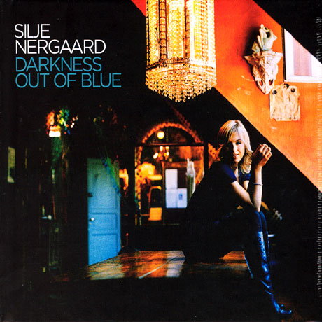 DARKNESS OUT OF BLUE [LIMITED EDITION]