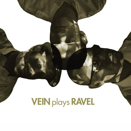 PLAYS RAVEL