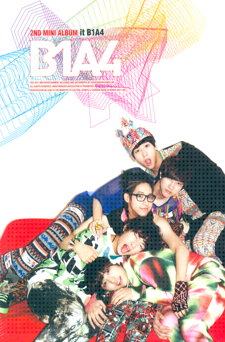 IT B1A4 [2ND MINI ALBUM] [하드커버 양장본+화보집+사인포토카드(멤버별랜덤1종)]
