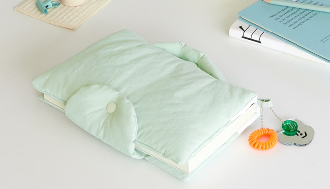 책에도 찾아온 새로운 계절