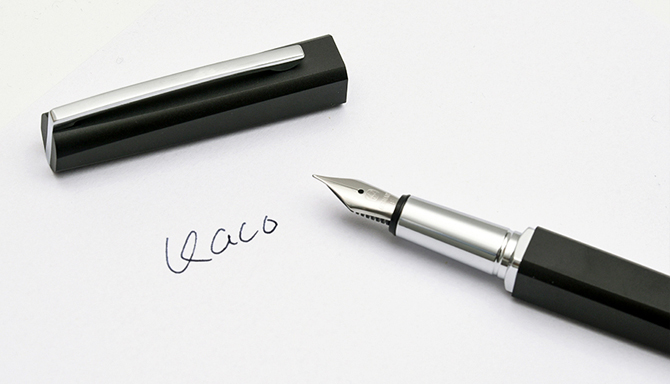 ★ 쓰는 일의 즐거움이 커지는 필기구 ★