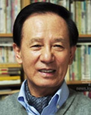 김홍신