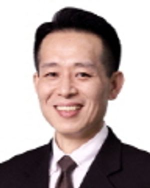 신성일