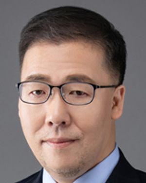 김동완