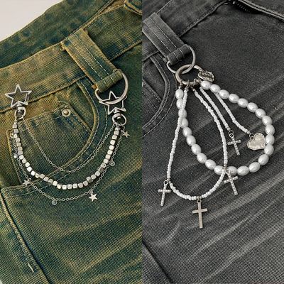 자유분방한 느낌의 키치한 메탈 가방키링