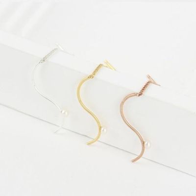 [애슬릿]925 실버 S 커브 미니 진주 드롭 줄 귀걸이