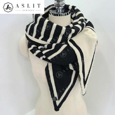 [애슬릿]토템 사선 꼬리 니트 머플러 목도리