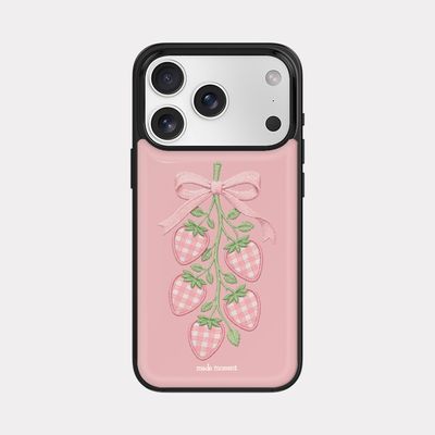 strawberry picnic 디자인 [블랙 에폭시 범퍼케이스]