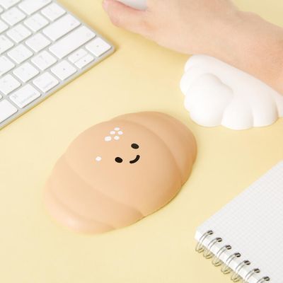 아트박스 소금빵 손목쿠션