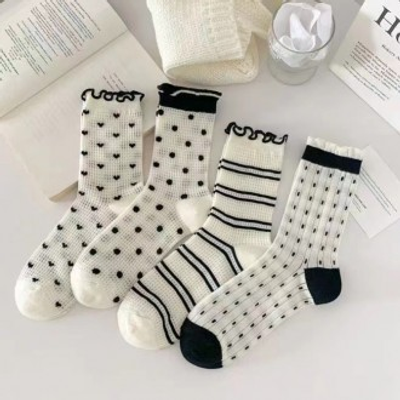 소녀 감성 가득 도트 시스루 양말 4개 세트 여성