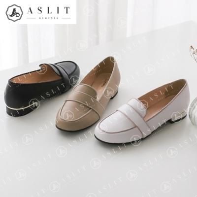 [애슬릿]여성 단화 뒷굽 금장 라운드 토 페니로퍼 2cm