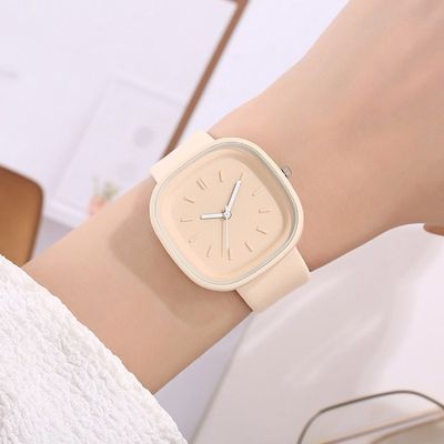 스퀘어 디자인 여성 컬러 손목 시계(P0000TIW)