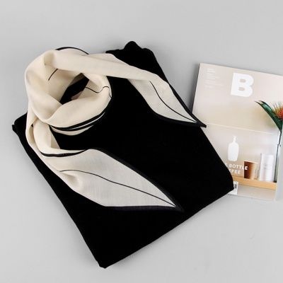 [베네]울실크 라인 마름모 스카프