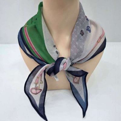 [애슬릿]쁘띠 스카프 마름모 다이아몬드 봄 미니 목