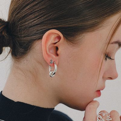 제이로렌 앤틱 크로스 크라운 실버 귀걸이 M04078