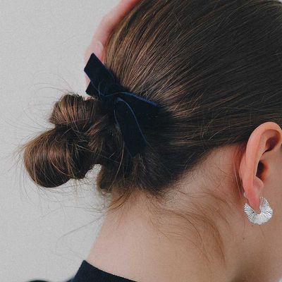 제이로렌 소프트 벨벳 리본 집게핀 H01477