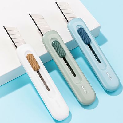 델리 슬림 포켓 투톤 미니 커터칼 (색상랜덤)