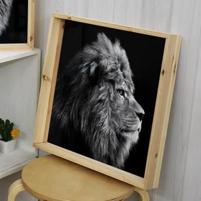 tf851-우드프레임액자_흑백카리스마사자(중형)