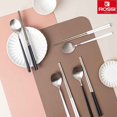 로시 도노 파우치 수저 4인조