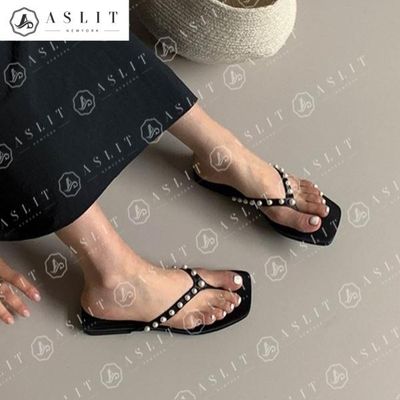 [애슬릿]스퀘어 진주 알 스트랩 플랫 쪼리 슬리퍼 뮬