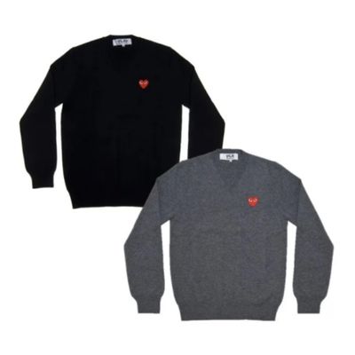 꼼데가르송 하트 와펜 브이넥 울 니트 스웨터